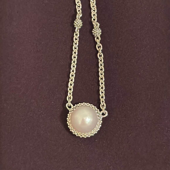 Lagos Luna pearl pendant necklace - Picture 4 of 5
